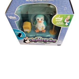 DigiPenguin Penguin Singing Penguin Toy Includes Igloo Playset. NWOT